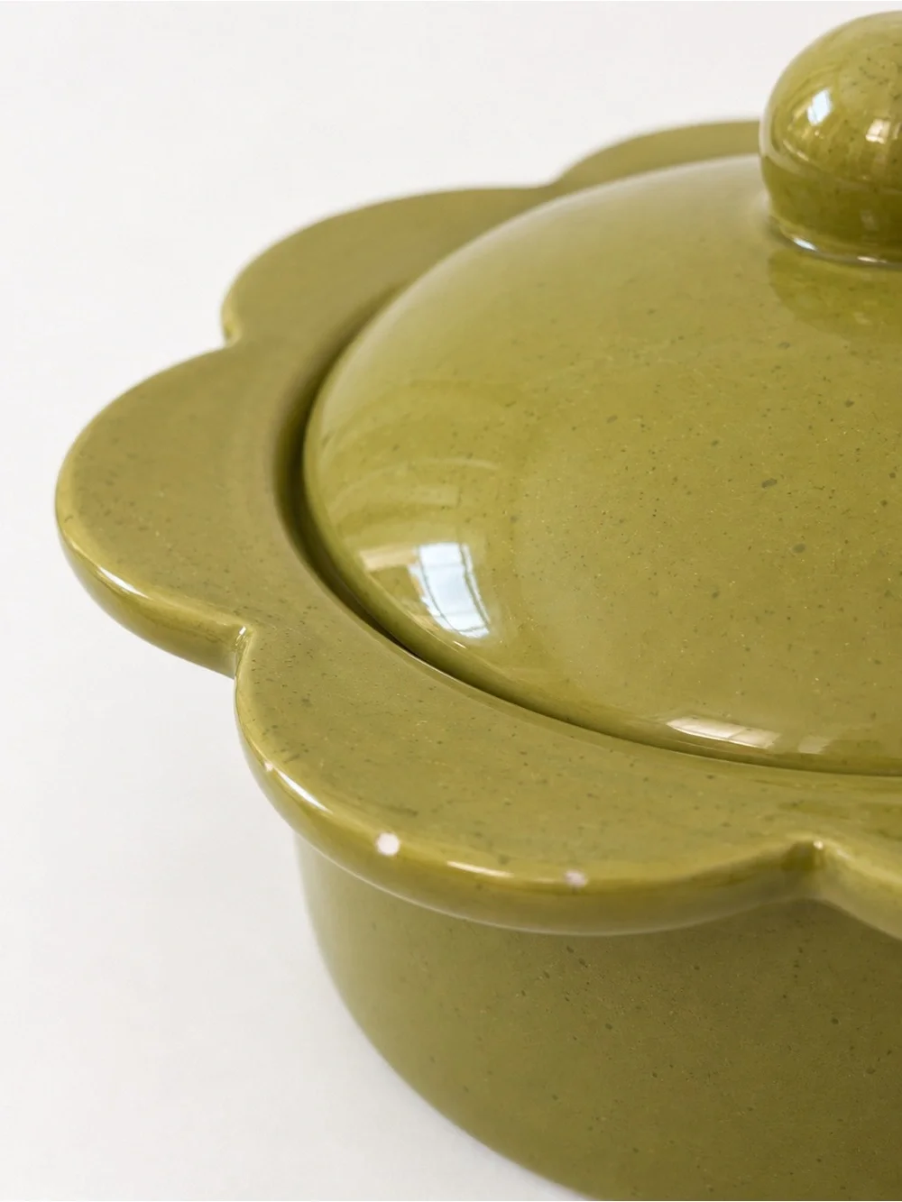 Flower Shaped Olive Green Ceramic Baking Vessel w/ Lid NWT Rustic Cottage